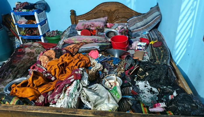 সোনারগাঁয়ে মোবাইল চার্জার বিস্ফোরণ ও গ্যাস লিকেজ, একই পরিবারের ৪ জন দগ্ধ