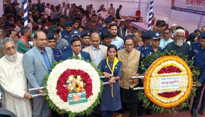 পঞ্চবটি বধ্যভূমিতে জেলা প্রশাসনের শ্রদ্ধা