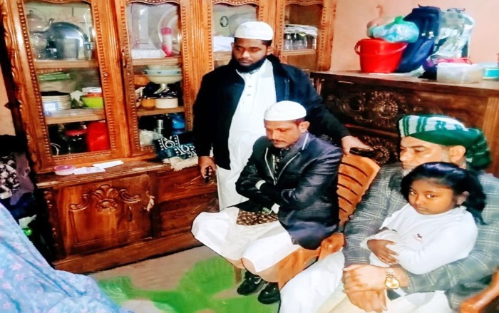 বন্দরে নিহত আলিফার বাসায় মুফতি মাসুম বিল্লাহ, পাশে থাকার আশ্বাস 