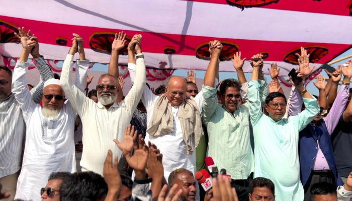 কাজী মনিরকে দিপু ভূঁইয়া ‘মুক্তিযুদ্ধের সময় থেকে মানুষকে আগলে রেখেছেন’