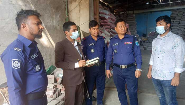 মুড়িতে ‘হাইড্রোজ’ ও ‘ইউরিয়া’ ব্যবহার রুখতে ভোক্তা অধিদপ্তরের অভিযান