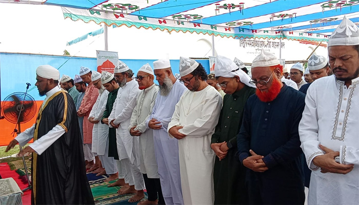 নারায়ণগঞ্জে উদযাপিত হলো ঈদুল ফিতরের নামাজ
