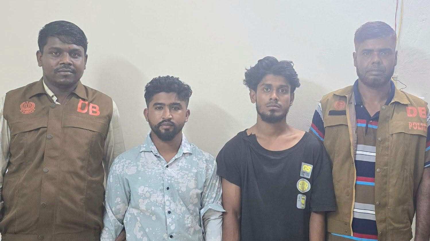 রূপগঞ্জে শ্যুটার রিয়াজের দুই সহযোগী গ্রেপ্তার