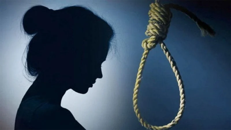 বন্দরে কিশোরীর ঝুলন্ত মরদেহ উদ্ধার